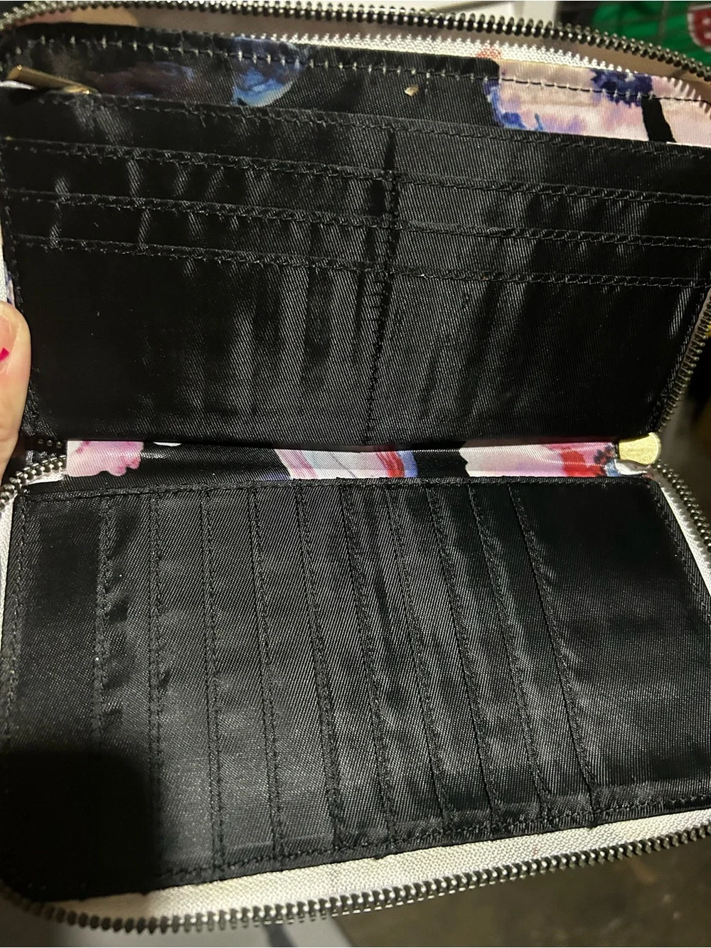 TaylOR Brooke Black Leather Zip Wallet
